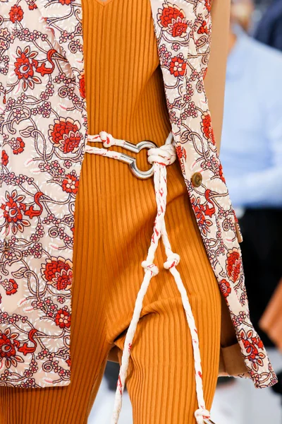 Look 57